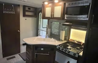 Kruczynski Aveng Adventure Kid and Pet Trailer!