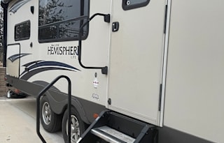 2015 Salem RV Trailer sleeps 7
