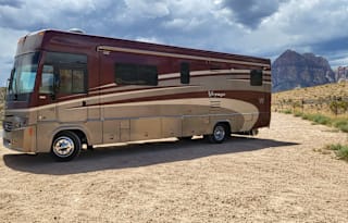 J&B'S Pet Friendly Motorhome