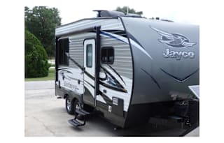 Great little toy hauler for smaller trucks :-)