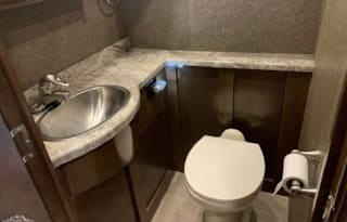 2018 Thor Motor Coach Challenger 37TB