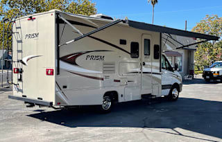 Mercedes Sprinter W/Slide - Rusty's RV Adventure