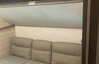 2021Crossroads Sunset Trail,  2 bathrooms, lg bunk
