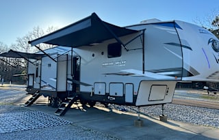 2021 Forest River 43 ft rolling condo