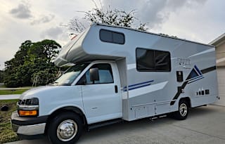 2022 26ft. Coachmen Cross Trail Class C RV