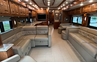2014 Tiffin Phaeton 40QKH Bunkhouse