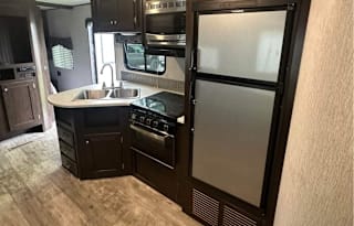 $139! QB300 sleeps 8-10, 2 bedrooms!
