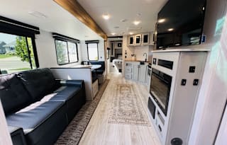 33' 2022 Heartland RV Travel Trailer