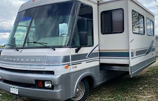 Your Adventurer Awaits in this Comfy Motorcoach