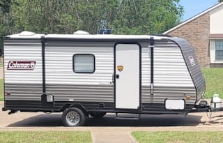 Treeva the Trailer - 2022 Coleman Lantern 17B