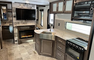 2021 Family Bunkhouse - No pet deposit!