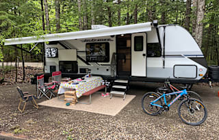 2024 Jayco Jay Feather 22BH Private Bed/Twin Bunk