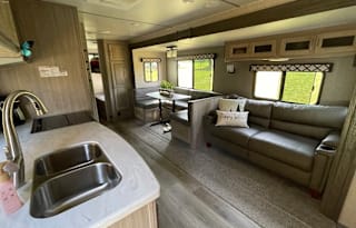 2020 Coachmen RV Freedom Express