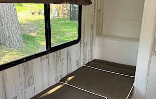 Pet friendly extremely light and cute camper