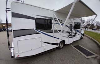2022 Thor Four Winds LPA2039