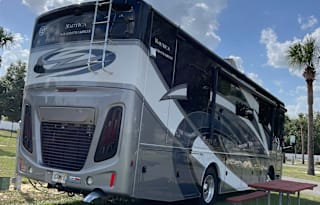 Luxury coach  34rx
