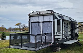 2021 Party Deck Toy Hauler