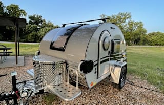 Luxury Teardrop with A/C, King Bed & Outdoor Kitchen!