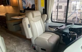 2022 Fleetwood RV Pace Arrow 33D