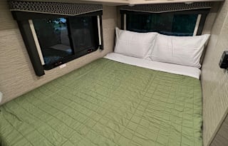 2023 Thor Motor Coach Four Winds - MIHappyCampers
