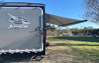 Super Light Toy Hauler, Sleeps 6, Lots of Extras!