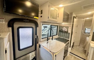 26 *NEW* 2023 Prism Mercedes Luxury Rv - Sleeps 6
