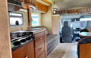 23" 2007 WINNEBAGO VIEW - DIESEL