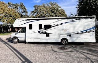 2022 Spacious with lots of storage
