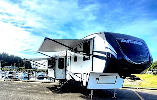 Coastal Couples Dutchmen Atlas Fifth Wheel