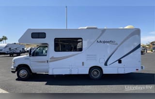 2013 Thor Motor Coach Four Winds 24C "Magic"