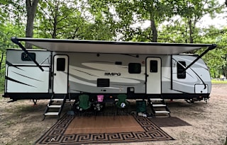 Super clean 9 person 36ft MPG