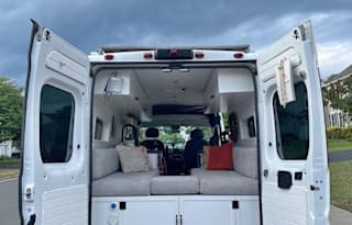 LunaSea Van- Dog friendly-AC- Fully Stocked