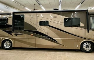 2008 Newmar Kountry Star 3910