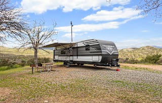 FAMILY FUN!! 2 Bedroom Bunk house