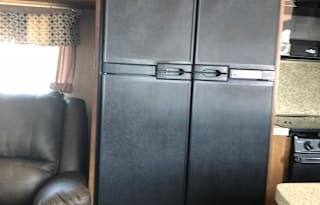 2019 family ready fifth wheel with two Full restrooms sleeps approximately 8 to 10