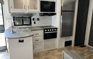 2022 Keystone RV Hideout 32LBH