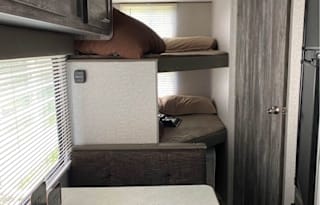 Light Weight Cozy Travel Trailer With Bunk Beds