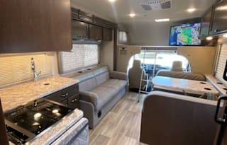 Miss Freeda 2020 Class C Bunkhouse sleeps up to 10