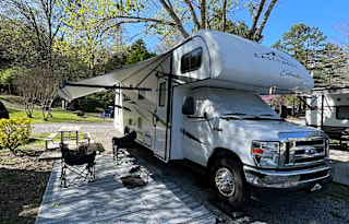 2022 Modern Class C Motorhome - Near Lake Lanier