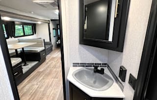 2022 GREY WOLF - PERFECT FAMILY CAMPER, SLEEPS 8