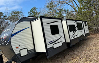 DJ's vacation rental sleeps 8