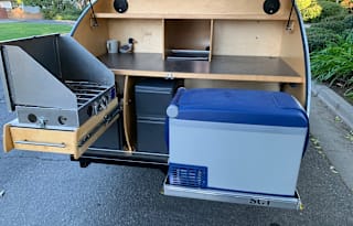 Retro Style Teardrop Camping Trailer (Santa Cruz)