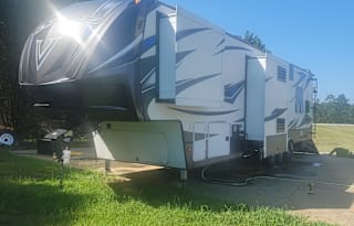 2015 Dutchmen RV Voltage V3805