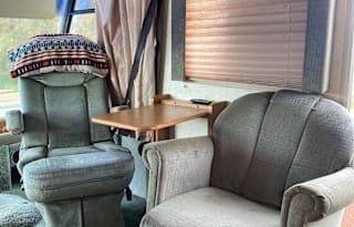 Your Adventurer Awaits in this Comfy Motorcoach