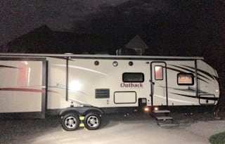 HUGE BUNKHOUSE— 2017 Keystone RV Outback 322BH