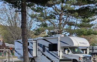 Clean, Sleeps 8-10, Everything included in Price
