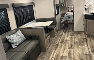 2022  Coleman Lancer 285 BH