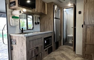 2022 Palomini Bunkhouse 4000lbs!!