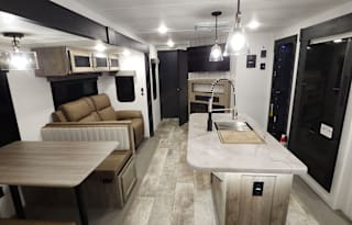 Summer is Here. Kid Approved 3 ACs, 2 Bathrooms!!!