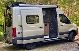 2020 Winnebago Revel 4X4 Sprinter